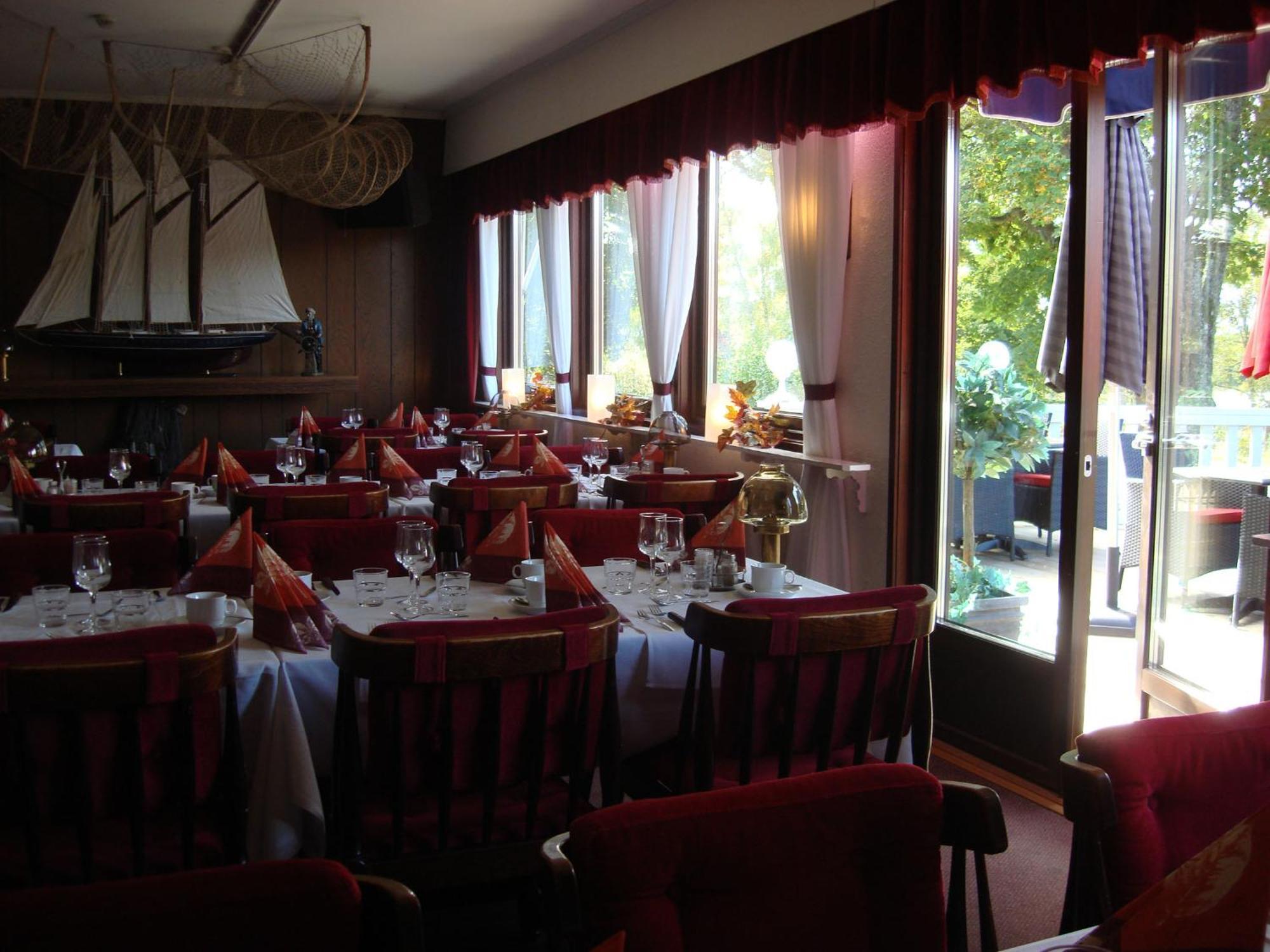 Eckeroe Hotell & Restaurang Esterno foto