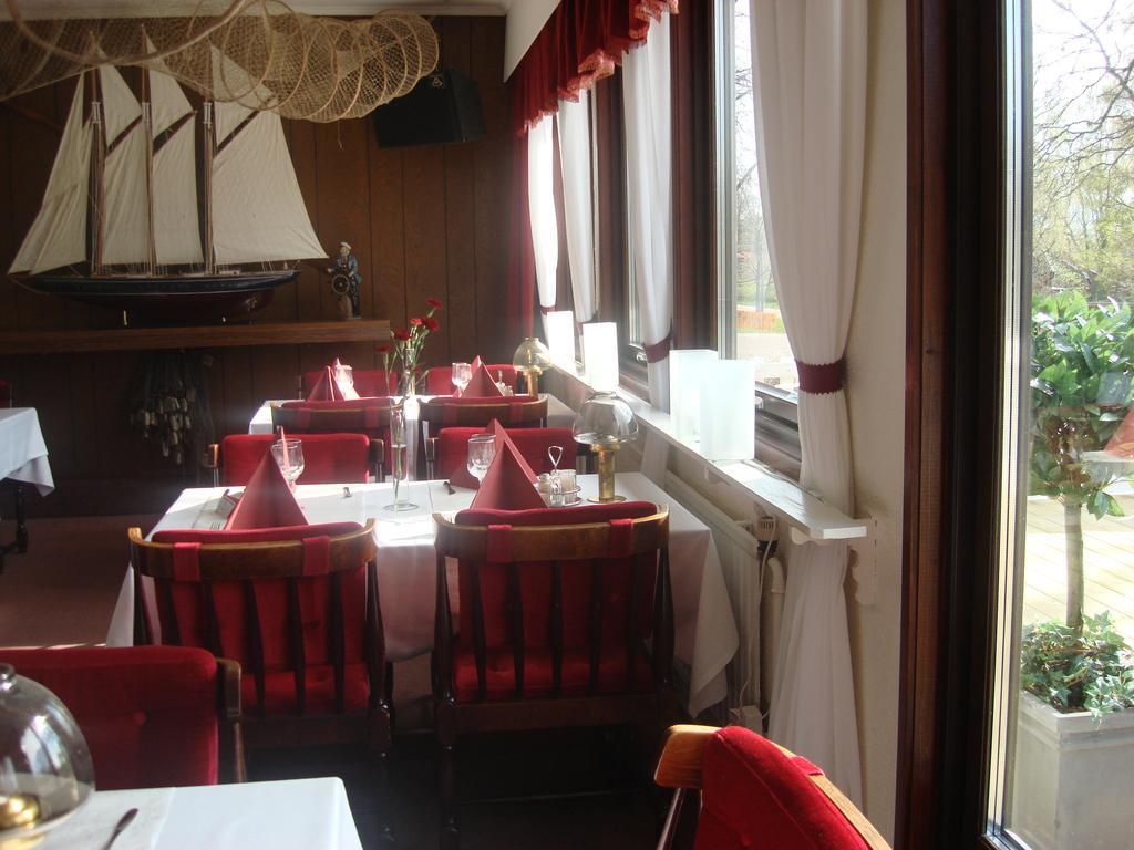 Eckeroe Hotell & Restaurang Esterno foto